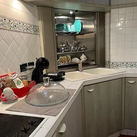 Loft Albinelli Wi-fi E Parcheggio Gratis In Centro Апартаменты