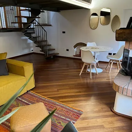 Lejlighed Loft Albinelli Wi-fi E Parcheggio Gratis In Centro Modena